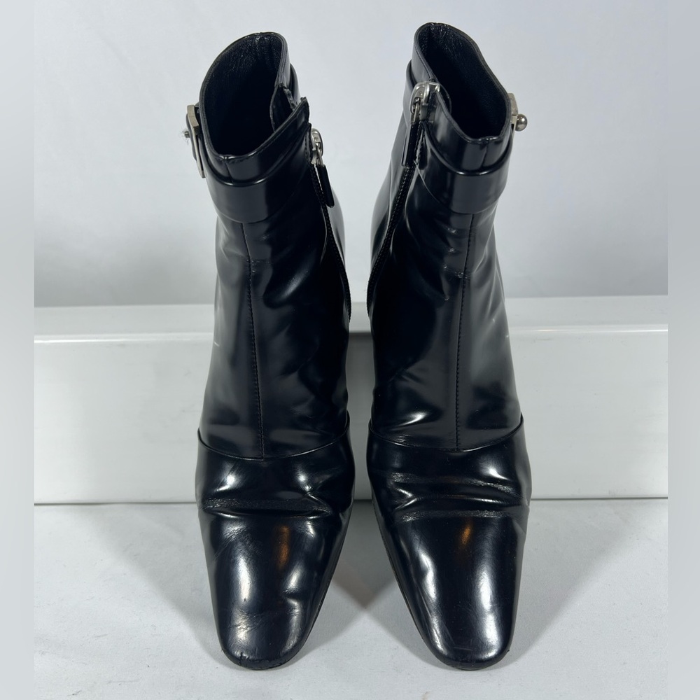 7017: Louis Vuitton Logo Heel Ankle Boots Black Leather Buckle 35.5 Italy - Picture 2 of 13
